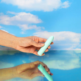 Zip Rechargeable Bullet Vibe: Violet / Opal