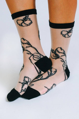 Flower Sheer Ankle Sock: Nude