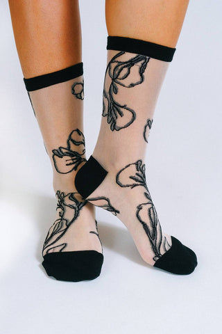 Flower Sheer Ankle Sock: Nude