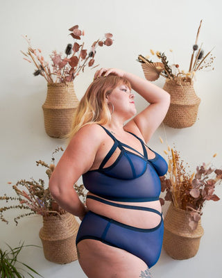 Mesh Triangle Cut Out Bralette - cantiqLA